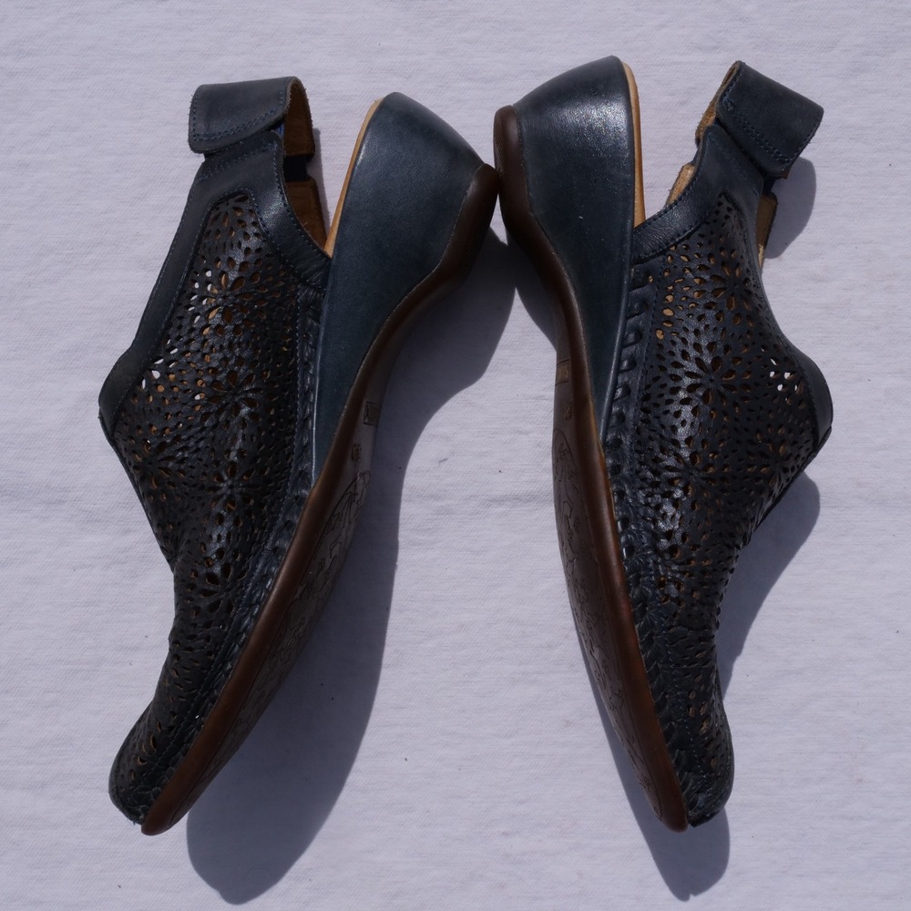Modern Pikolins Romana perforated deep green leather sling back wedge sandals - Picture 2 of 8
